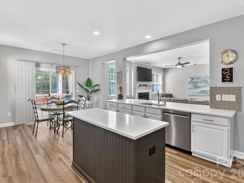 10011 King George Lane, Waxhaw, NC 28173.  MLS# CAR4371603, YatesRealty ID 18670. 