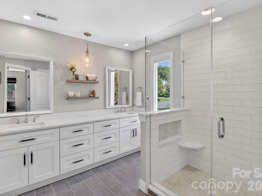 10011 King George Lane, Waxhaw, NC 28173.  MLS# CAR4371603, YatesRealty ID 18670. 