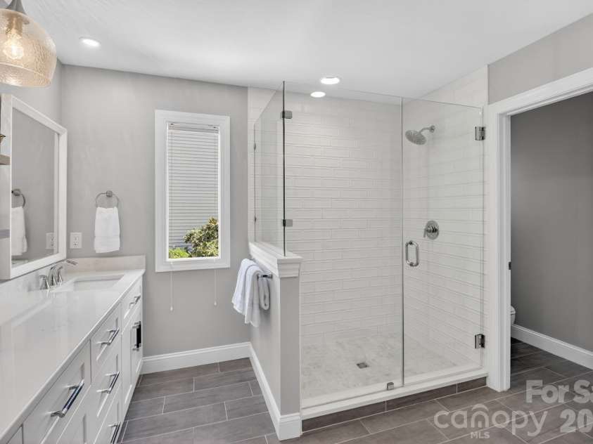 10011 King George Lane, Waxhaw, NC 28173.  MLS# CAR4371603, YatesRealty ID 18670. 