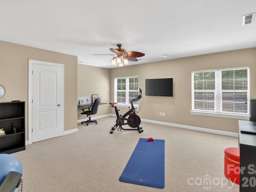 10011 King George Lane, Waxhaw, NC 28173.  MLS# CAR4371603, YatesRealty ID 18670. 
