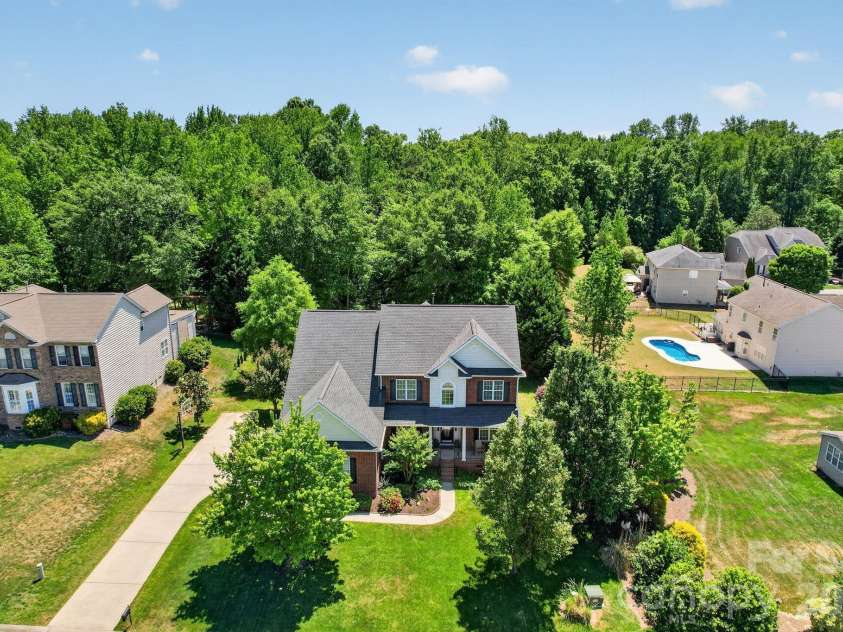10011 King George Lane, Waxhaw, NC 28173.  MLS# CAR4371603, YatesRealty ID 18670. 