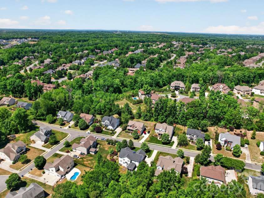 10011 King George Lane, Waxhaw, NC 28173.  MLS# CAR4371603, YatesRealty ID 18670. 