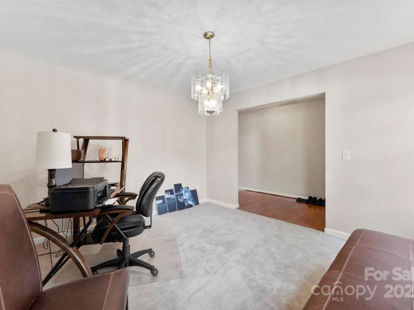 6229 Sid Crane Drive, Charlotte, NC 28216.  MLS# CAR4265396, YatesRealty ID 18670. 