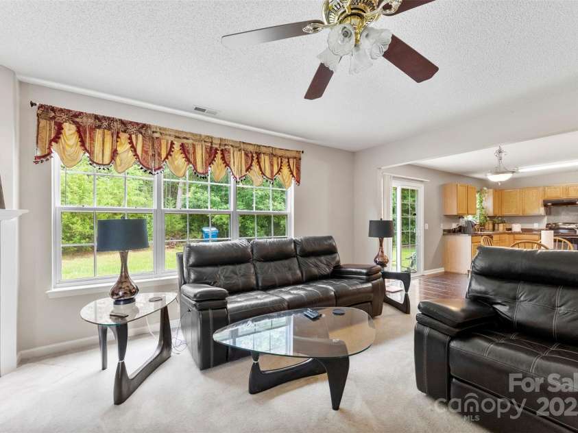 6229 Sid Crane Drive, Charlotte, NC 28216.  MLS# CAR4265396, YatesRealty ID 18670. 