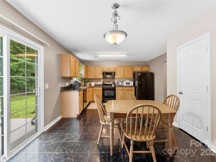 6229 Sid Crane Drive, Charlotte, NC 28216.  MLS# CAR4265396, YatesRealty ID 18670. 