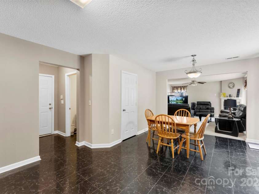 6229 Sid Crane Drive, Charlotte, NC 28216.  MLS# CAR4265396, YatesRealty ID 18670. 