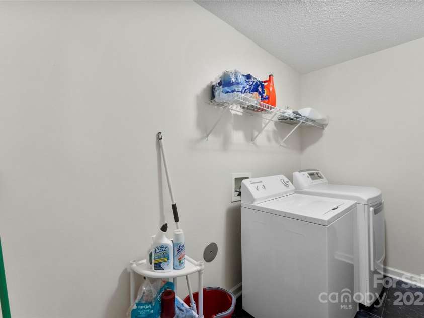 6229 Sid Crane Drive, Charlotte, NC 28216.  MLS# CAR4265396, YatesRealty ID 18670. 