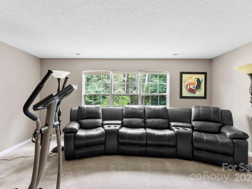 6229 Sid Crane Drive, Charlotte, NC 28216.  MLS# CAR4265396, YatesRealty ID 18670. 