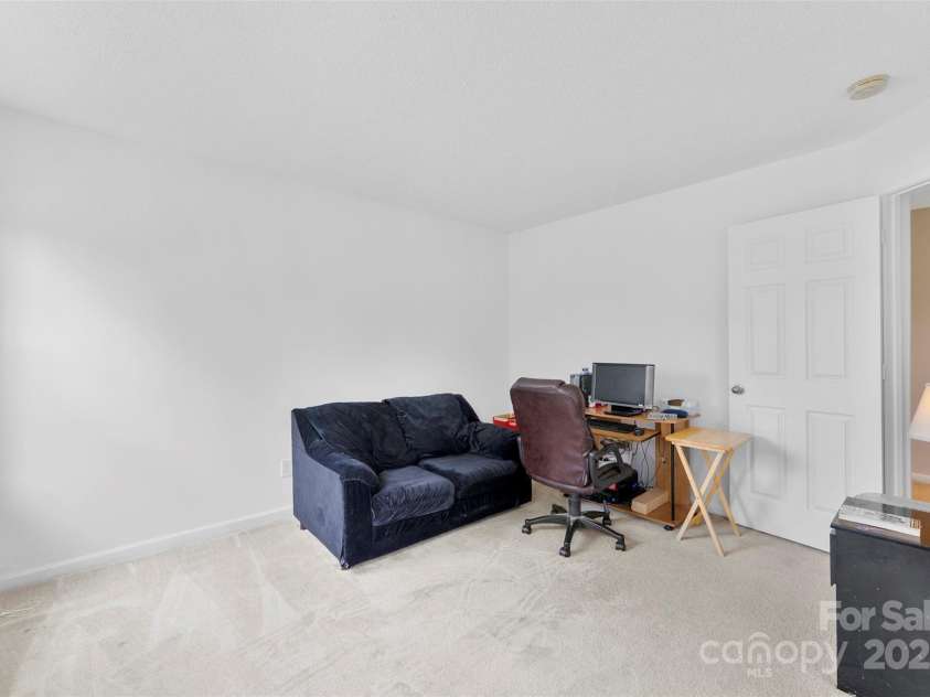 6229 Sid Crane Drive, Charlotte, NC 28216.  MLS# CAR4265396, YatesRealty ID 18670. 