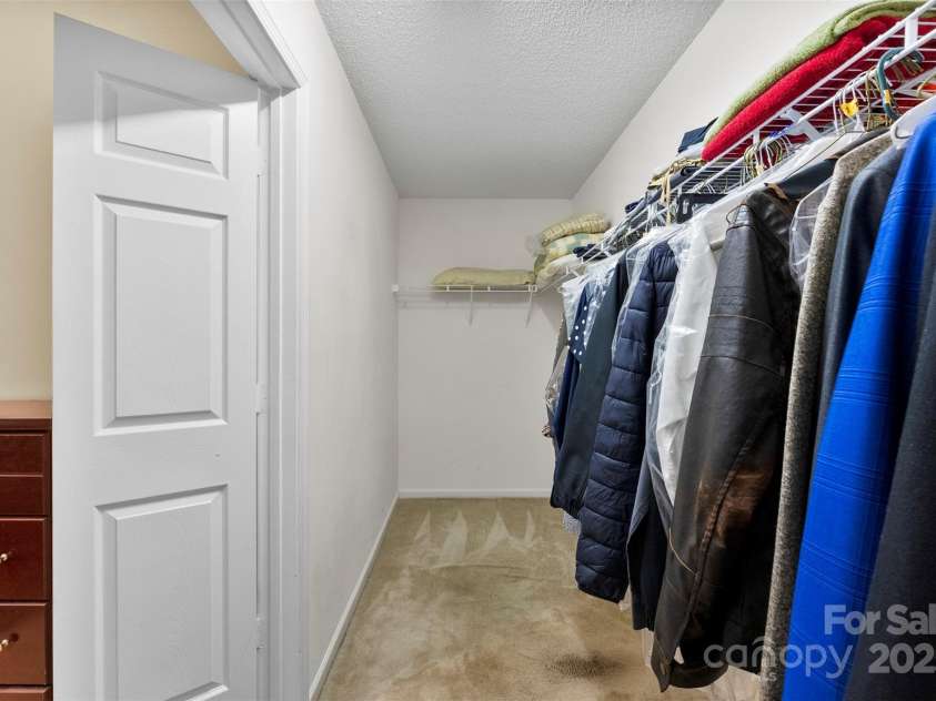 6229 Sid Crane Drive, Charlotte, NC 28216.  MLS# CAR4265396, YatesRealty ID 18670. 