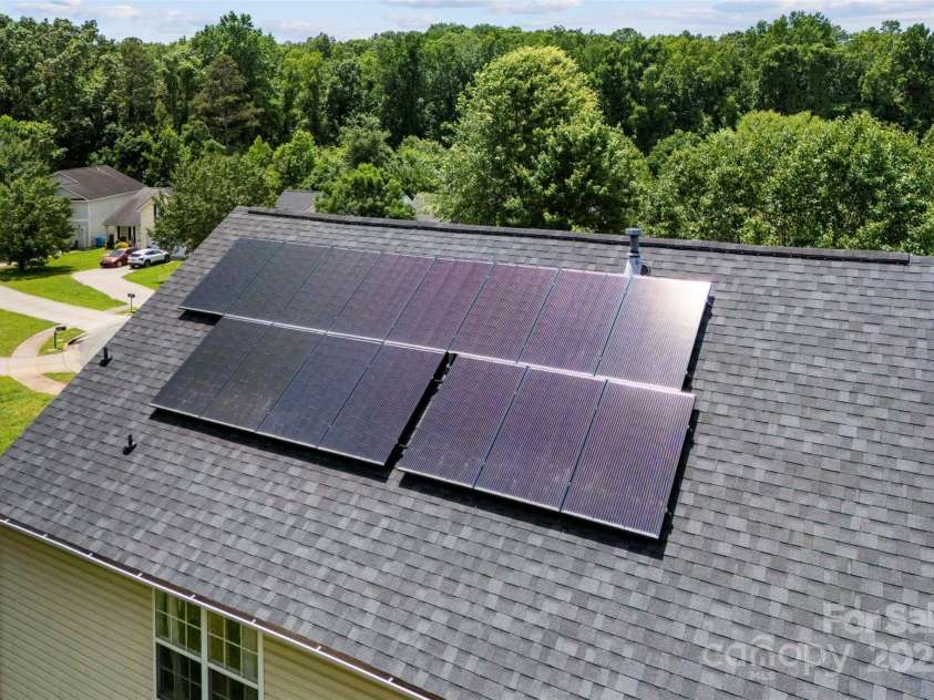 6229 Sid Crane Drive, Charlotte, NC 28216.  MLS# CAR4265396, YatesRealty ID 18670. 