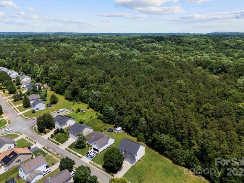 6229 Sid Crane Drive, Charlotte, NC 28216.  MLS# CAR4265396, YatesRealty ID 18670. 