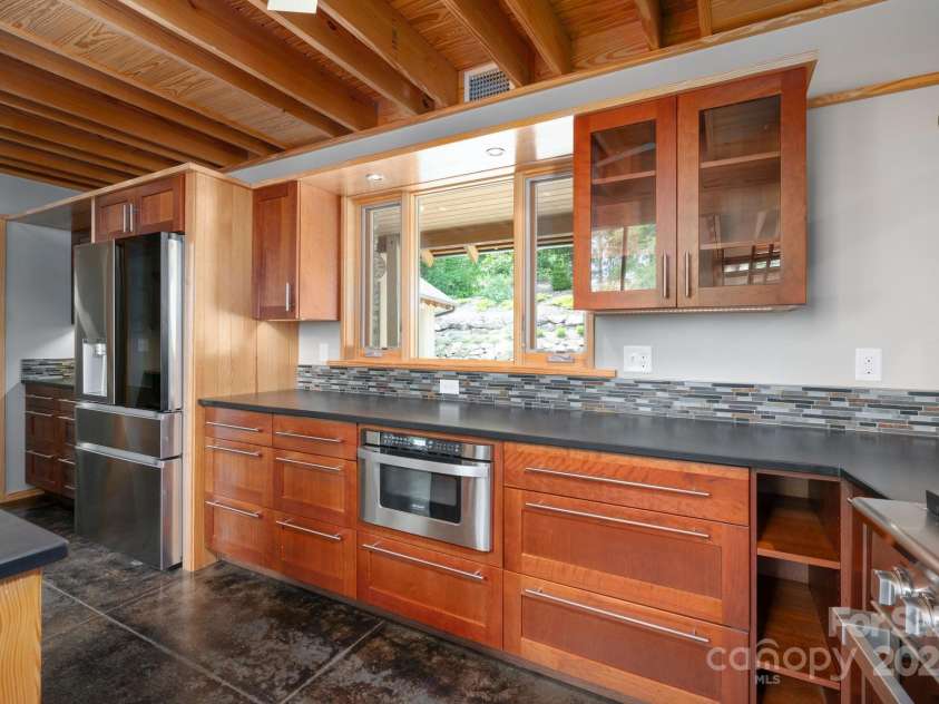 588 Long Branch Road, Swannanoa, NC 28778.  MLS# CAR4268003, YatesRealty ID 18671. 