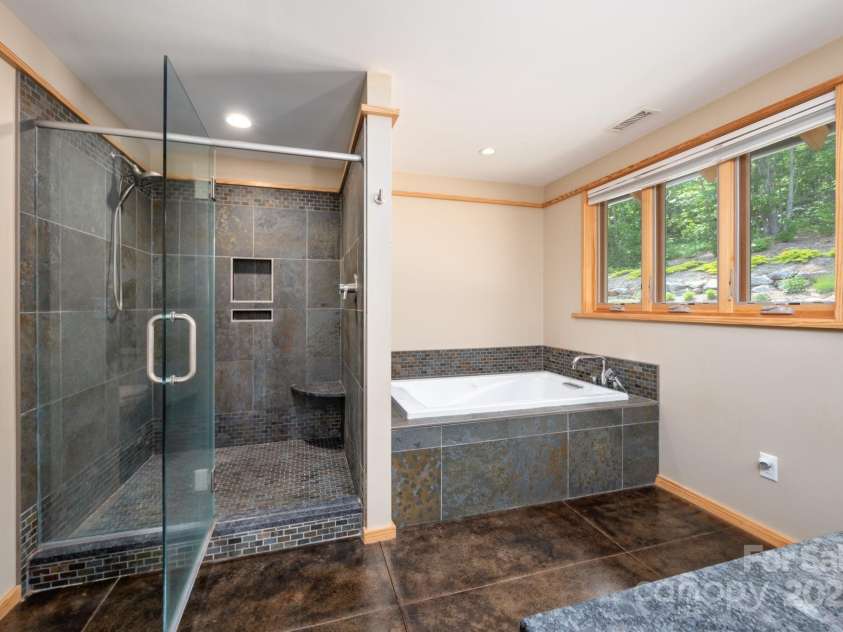 588 Long Branch Road, Swannanoa, NC 28778.  MLS# CAR4268003, YatesRealty ID 18671. 