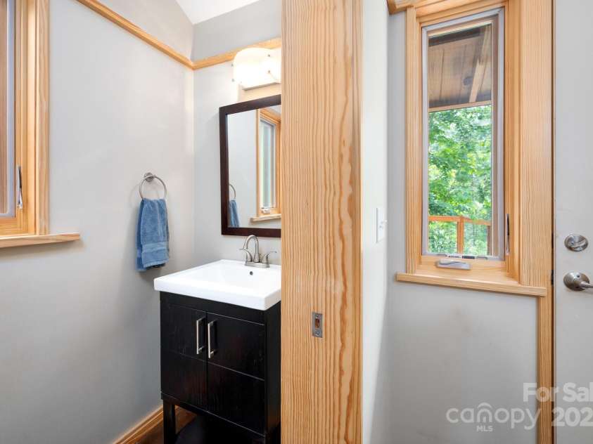 588 Long Branch Road, Swannanoa, NC 28778.  MLS# CAR4268003, YatesRealty ID 18671. 