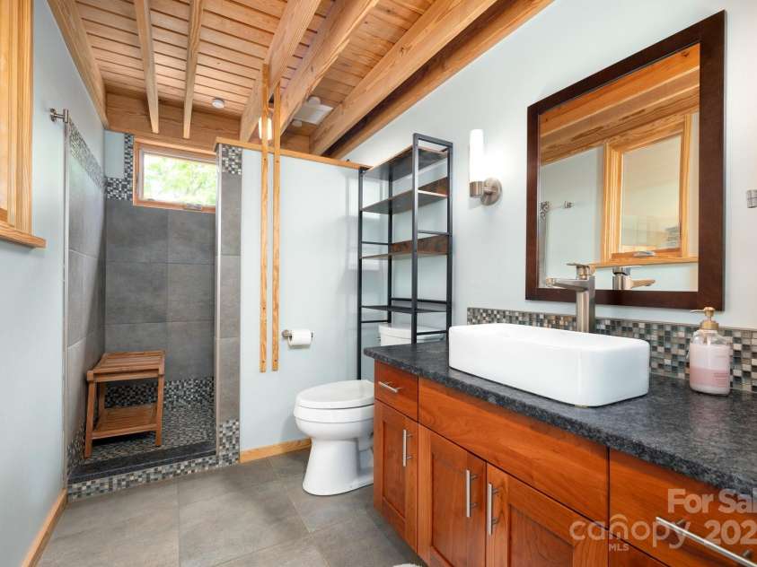 588 Long Branch Road, Swannanoa, NC 28778.  MLS# CAR4268003, YatesRealty ID 18671. 