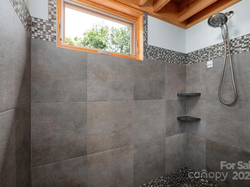 588 Long Branch Road, Swannanoa, NC 28778.  MLS# CAR4268003, YatesRealty ID 18671. 