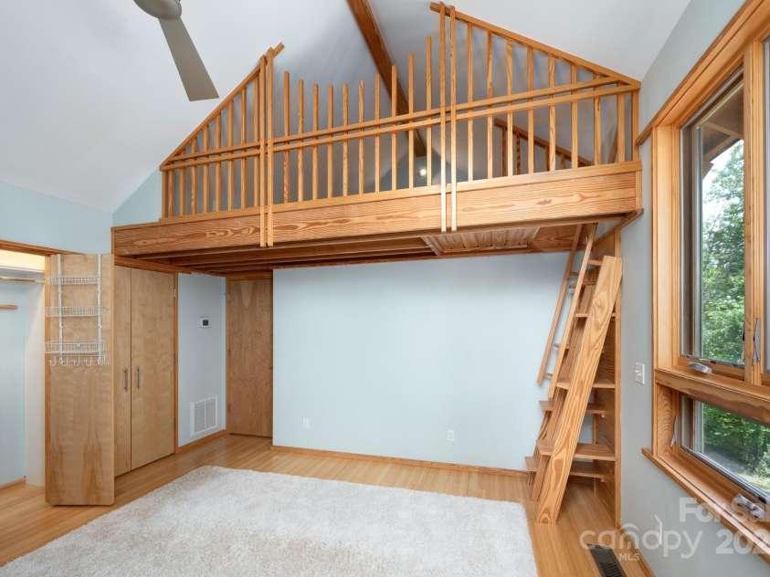 588 Long Branch Road, Swannanoa, NC 28778.  MLS# CAR4268003, YatesRealty ID 18671. 