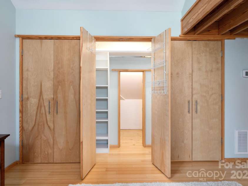 588 Long Branch Road, Swannanoa, NC 28778.  MLS# CAR4268003, YatesRealty ID 18671. 