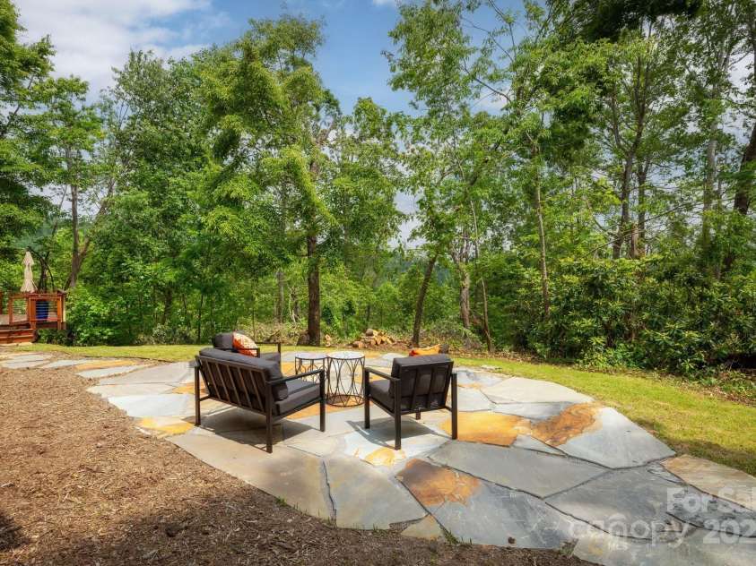 588 Long Branch Road, Swannanoa, NC 28778.  MLS# CAR4268003, YatesRealty ID 18671. 