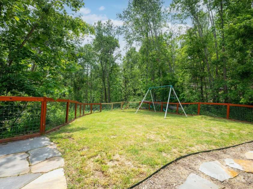 588 Long Branch Road, Swannanoa, NC 28778.  MLS# CAR4268003, YatesRealty ID 18671. 