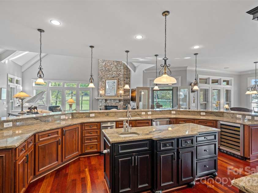 143 Jeremy Point Place, Mooresville, NC 28117.  MLS# CAR4307571, YatesRealty ID 18672. Island with Vegetable Sink