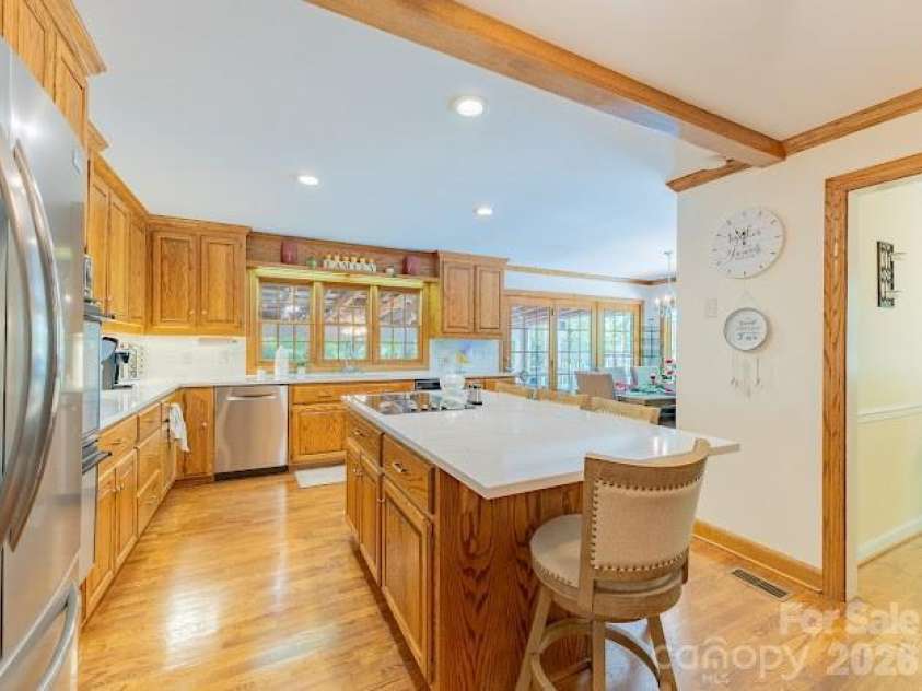819 Chesterfield Circle, Lenoir, NC 28645.  MLS# CAR4369439, YatesRealty ID 18672. 