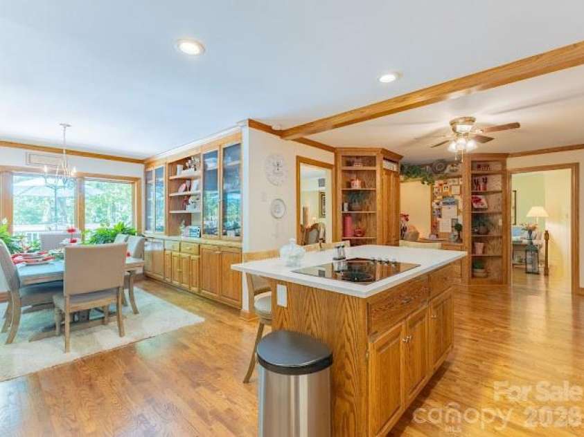 819 Chesterfield Circle, Lenoir, NC 28645.  MLS# CAR4369439, YatesRealty ID 18672. 