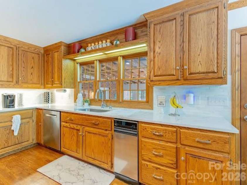 819 Chesterfield Circle, Lenoir, NC 28645.  MLS# CAR4369439, YatesRealty ID 18672. 
