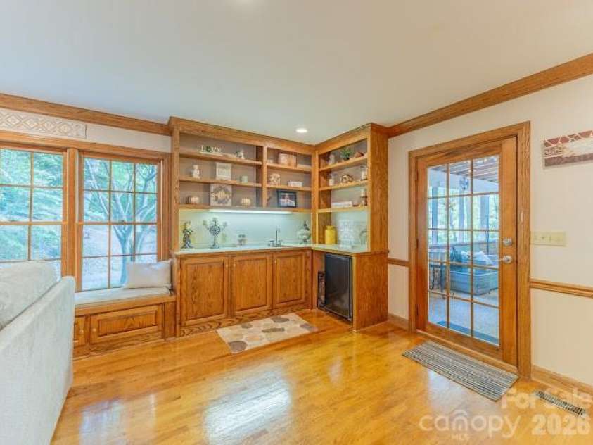 819 Chesterfield Circle, Lenoir, NC 28645.  MLS# CAR4369439, YatesRealty ID 18672. 