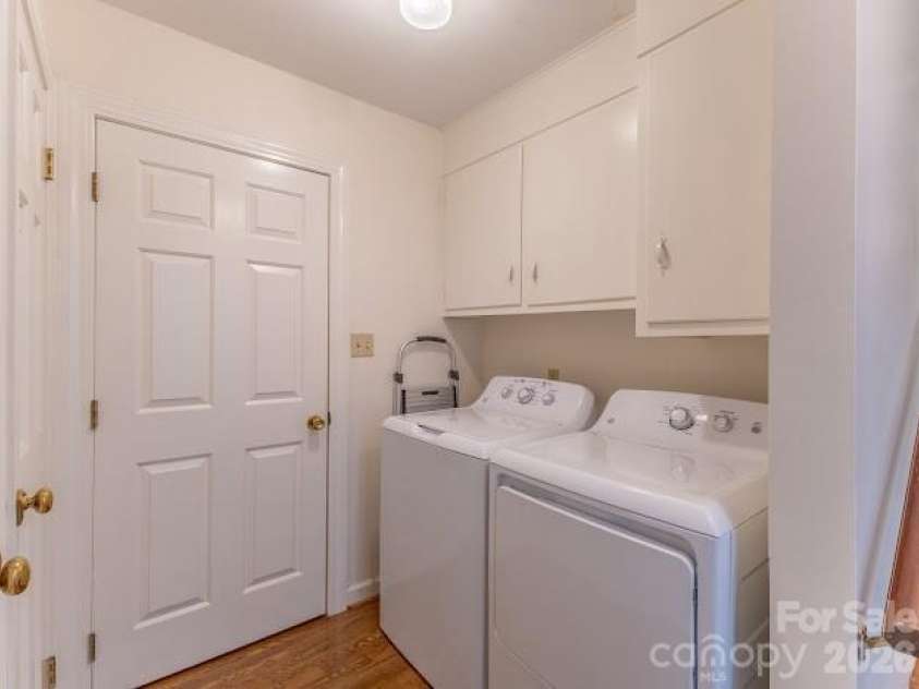 819 Chesterfield Circle, Lenoir, NC 28645.  MLS# CAR4369439, YatesRealty ID 18672. 