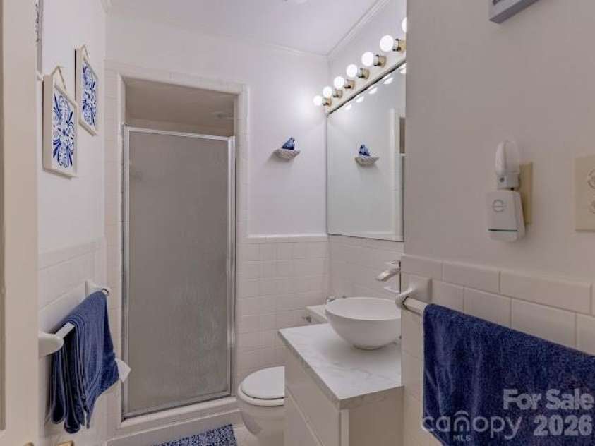 819 Chesterfield Circle, Lenoir, NC 28645.  MLS# CAR4369439, YatesRealty ID 18672. 