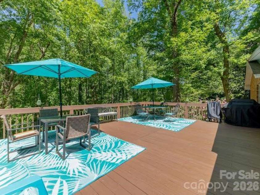 819 Chesterfield Circle, Lenoir, NC 28645.  MLS# CAR4369439, YatesRealty ID 18672. 