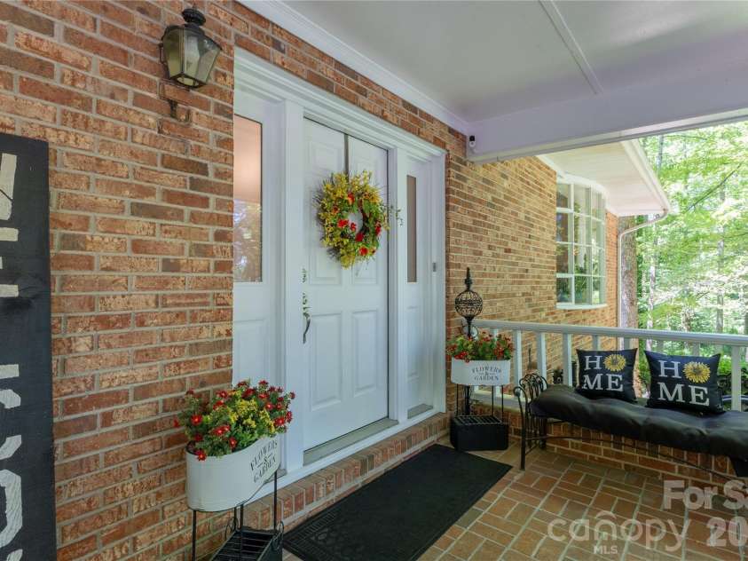 819 Chesterfield Circle, Lenoir, NC 28645.  MLS# CAR4369439, YatesRealty ID 18672. 