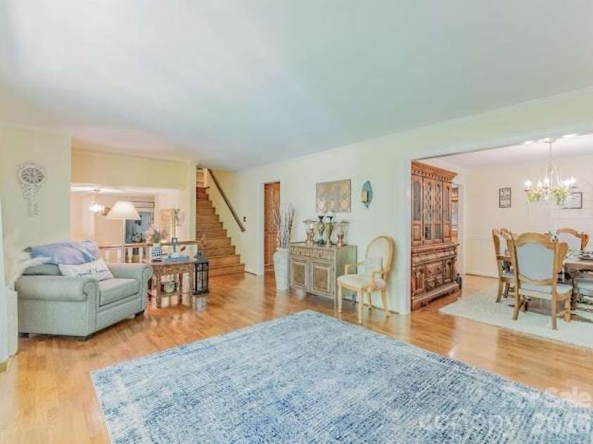 819 Chesterfield Circle, Lenoir, NC 28645.  MLS# CAR4369439, YatesRealty ID 18672. 
