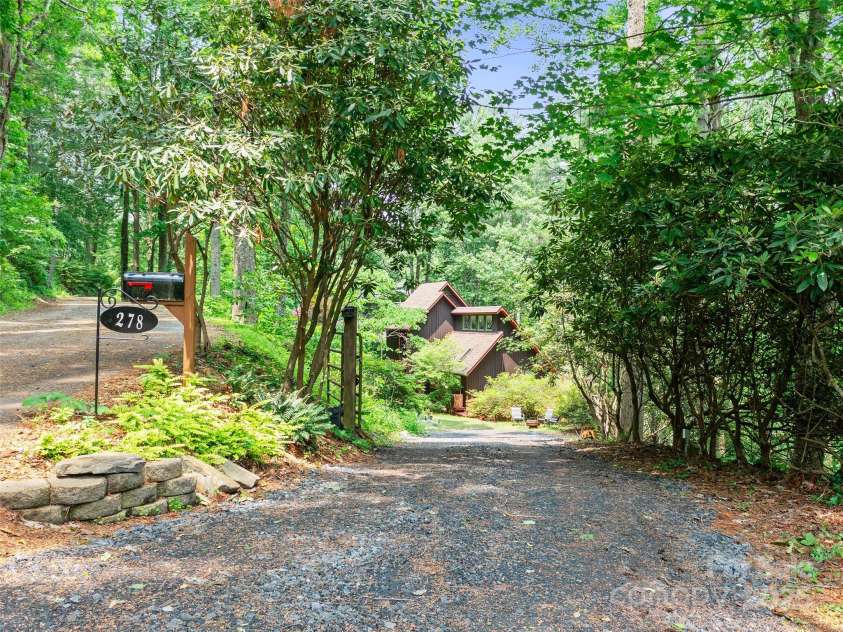 278 Mount View Drive, Burnsville, NC 28714.  MLS# CAR4259285, YatesRealty ID 18673. Driveway Entrance