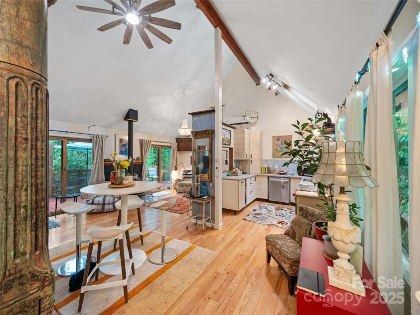 278 Mount View Drive, Burnsville, NC 28714.  MLS# CAR4259285, YatesRealty ID 18673. Entrance into Main Level Kitchen & Living Room