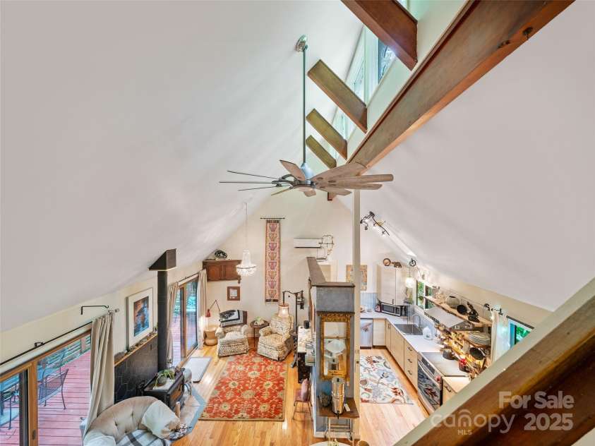 278 Mount View Drive, Burnsville, NC 28714.  MLS# CAR4259285, YatesRealty ID 18673. Main Level Living Room