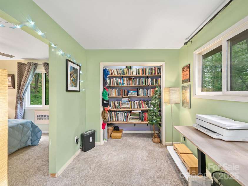 278 Mount View Drive, Burnsville, NC 28714.  MLS# CAR4259285, YatesRealty ID 18673. Upper Level Bonus Room/Office