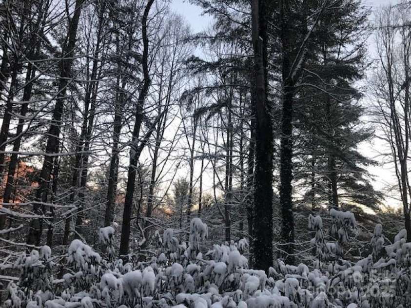 278 Mount View Drive, Burnsville, NC 28714.  MLS# CAR4259285, YatesRealty ID 18673. Winter Snow