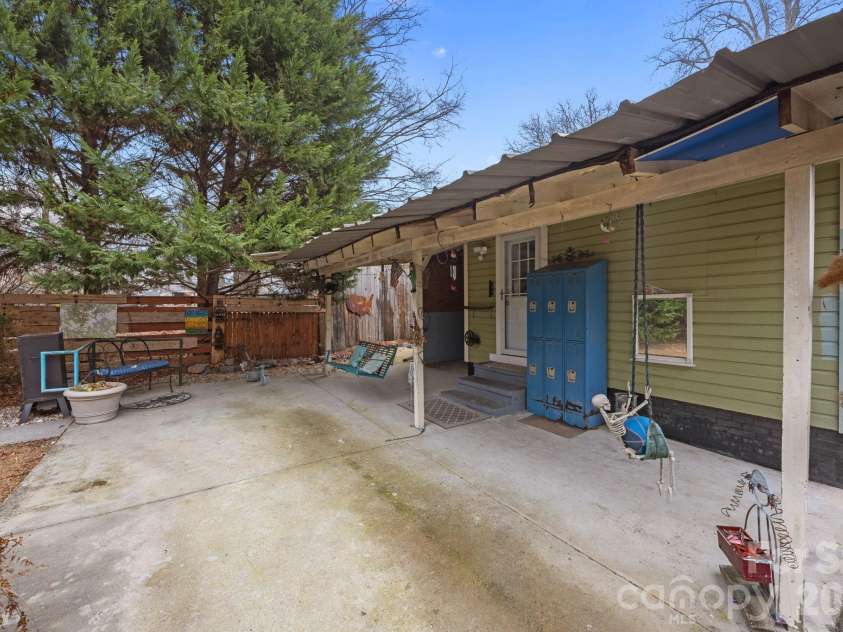 233 Pethel Street, Kannapolis, NC 28081.  MLS# CAR4319535, YatesRealty ID 18675. 