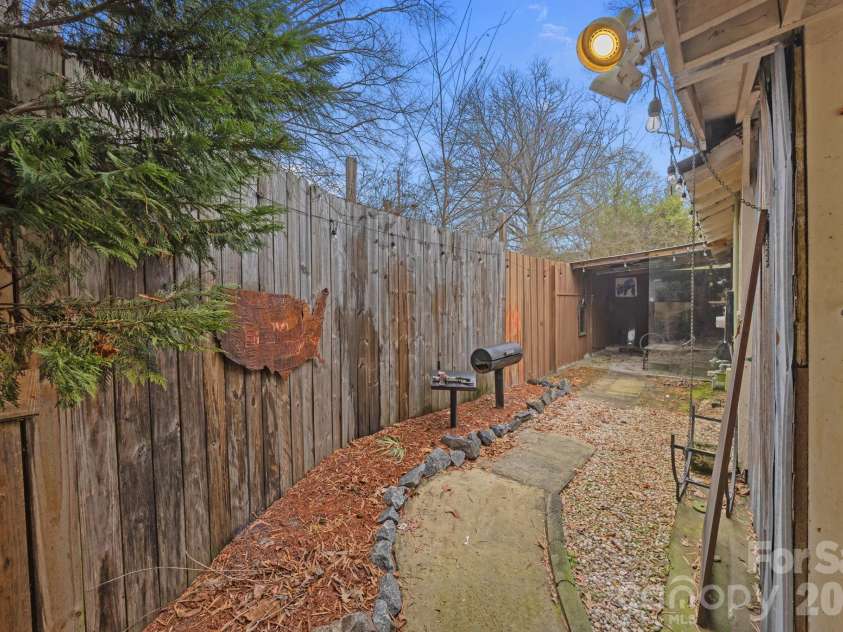 233 Pethel Street, Kannapolis, NC 28081.  MLS# CAR4319535, YatesRealty ID 18675. 