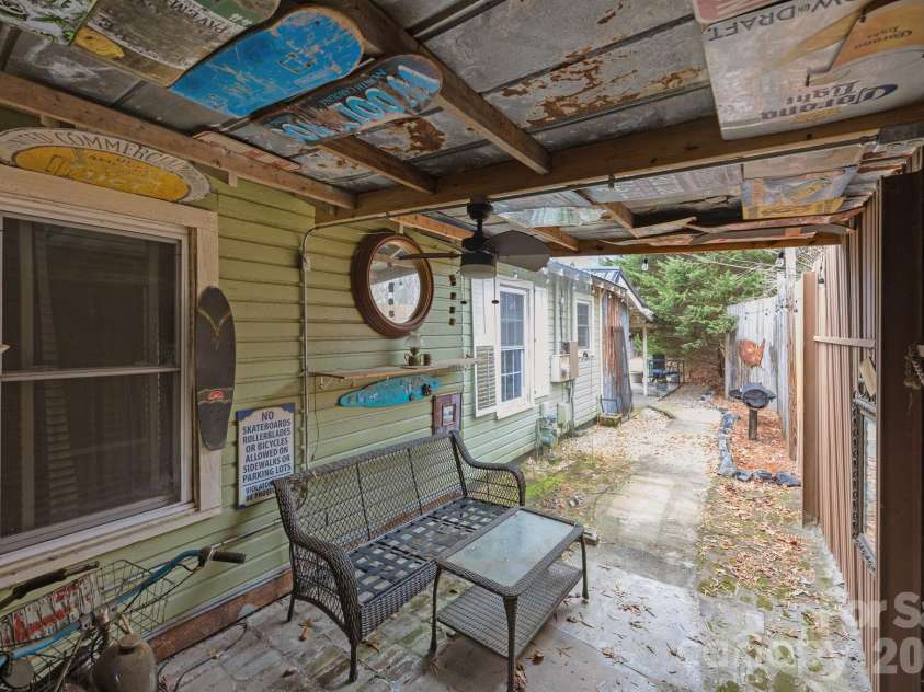 233 Pethel Street, Kannapolis, NC 28081.  MLS# CAR4319535, YatesRealty ID 18675. 