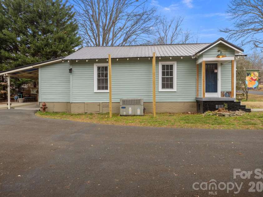 233 Pethel Street, Kannapolis, NC 28081.  MLS# CAR4319535, YatesRealty ID 18675. 