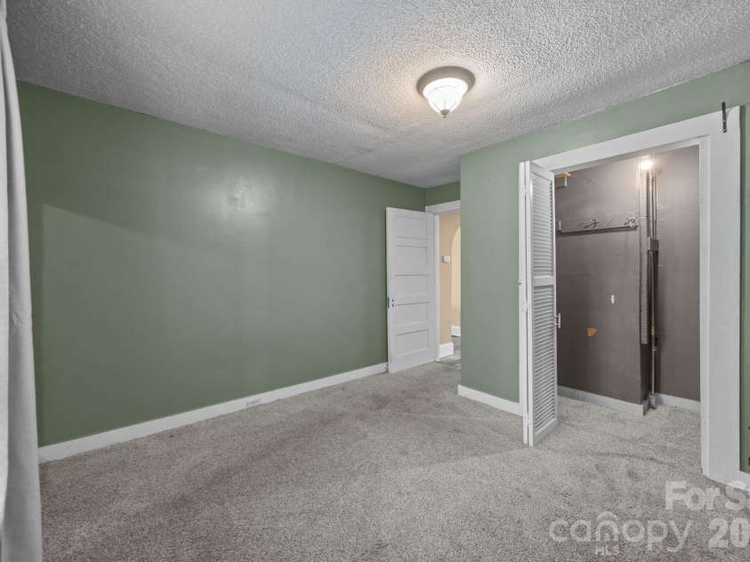 233 Pethel Street, Kannapolis, NC 28081.  MLS# CAR4319535, YatesRealty ID 18675. 