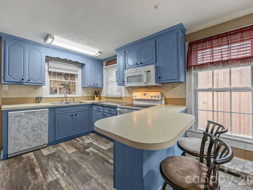 233 Pethel Street, Kannapolis, NC 28081.  MLS# CAR4319535, YatesRealty ID 18675. 