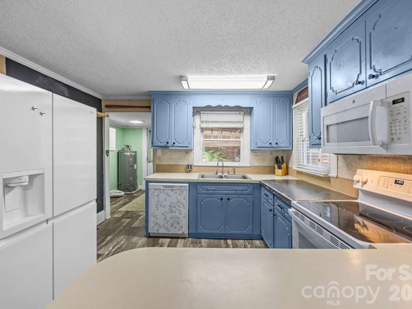 233 Pethel Street, Kannapolis, NC 28081.  MLS# CAR4319535, YatesRealty ID 18675. 