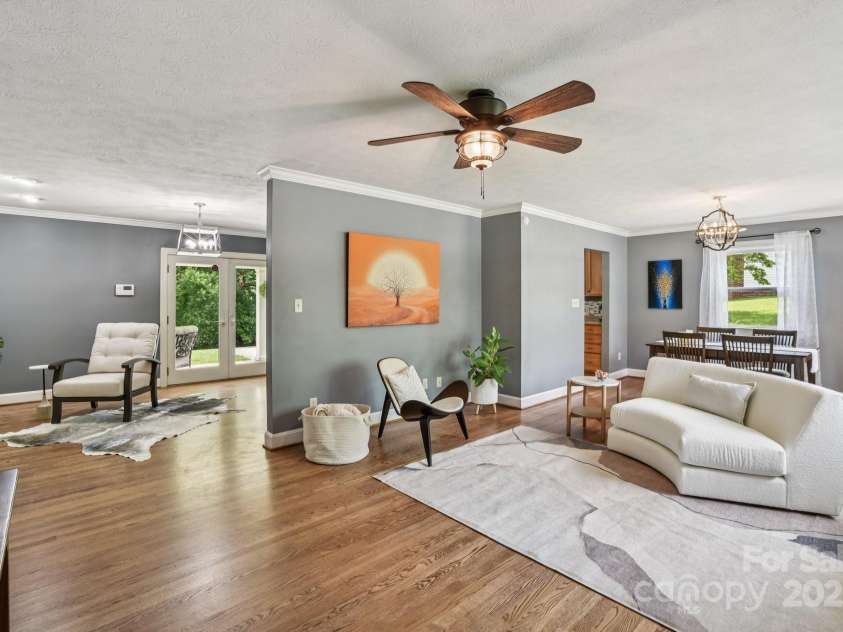 350 Pritchard Road, Candler, NC 28715.  MLS# CAR4268316, YatesRealty ID 18675. 