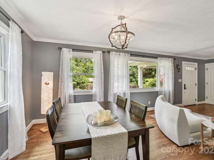 350 Pritchard Road, Candler, NC 28715.  MLS# CAR4268316, YatesRealty ID 18675. 