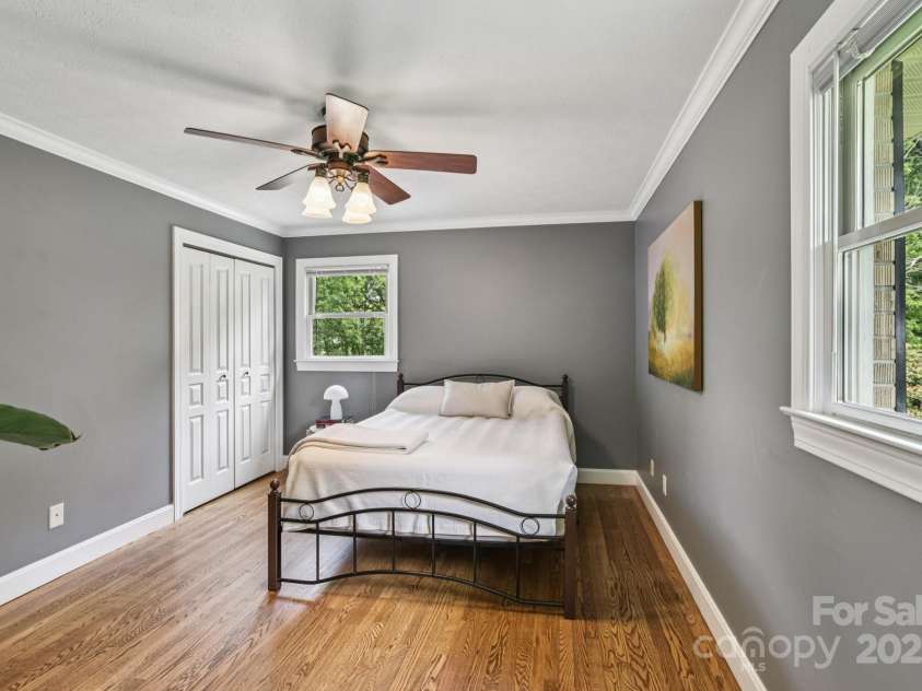 350 Pritchard Road, Candler, NC 28715.  MLS# CAR4268316, YatesRealty ID 18675. 